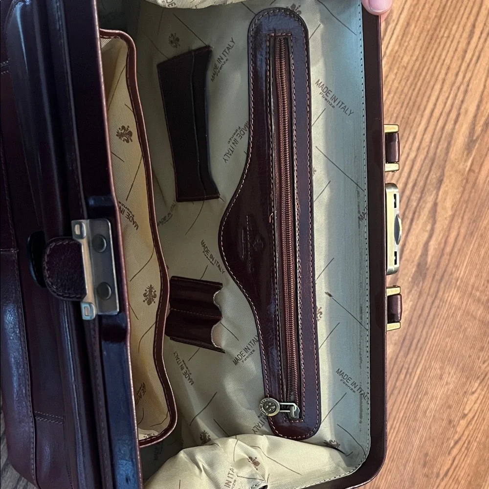 Men's Leather Briefcase Bag in Burgundy